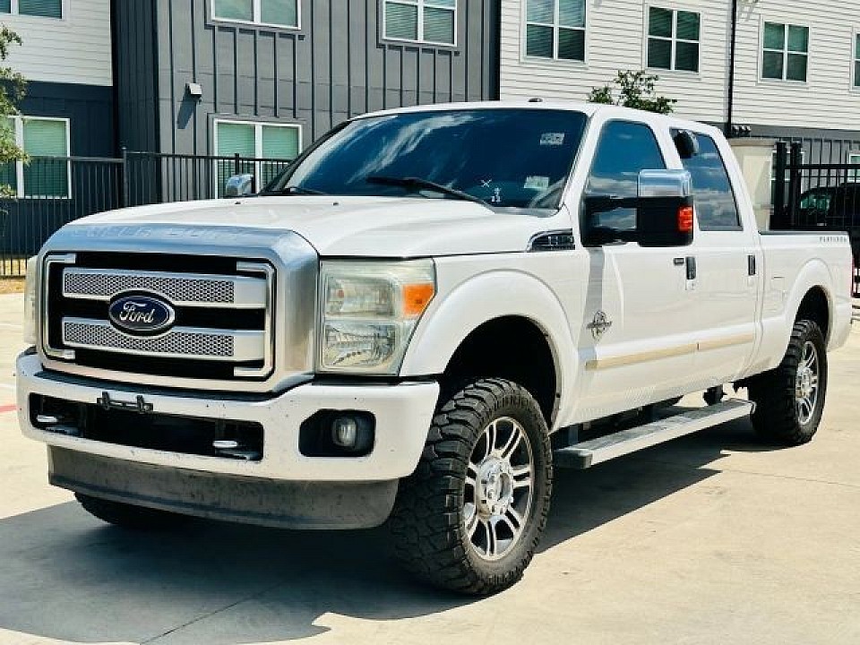 White 2016 Ford Super Duty F-250 SRW Platinum Pickup 4D