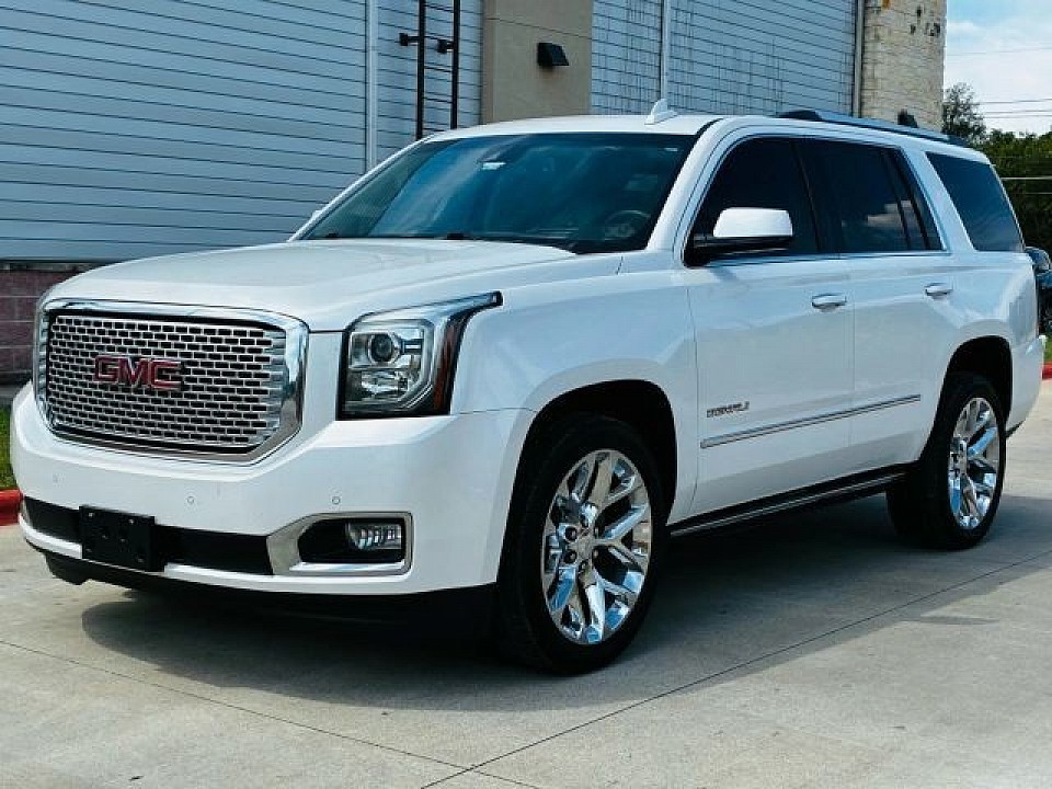 White 2016 GMC Yukon Denali