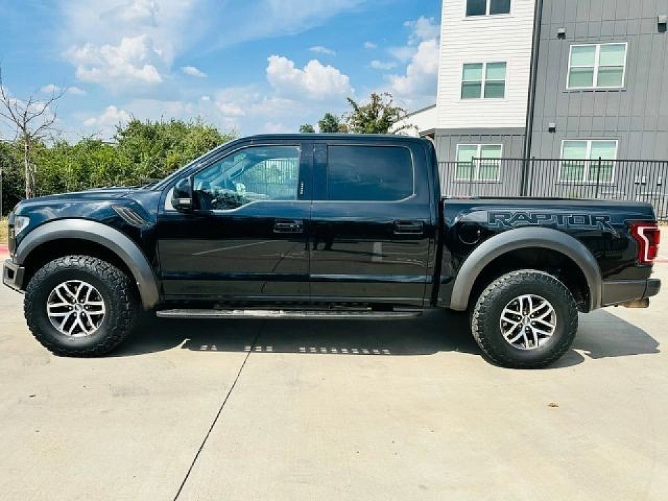 Black 2018 Ford F-150 4WD Raptor SuperCrew