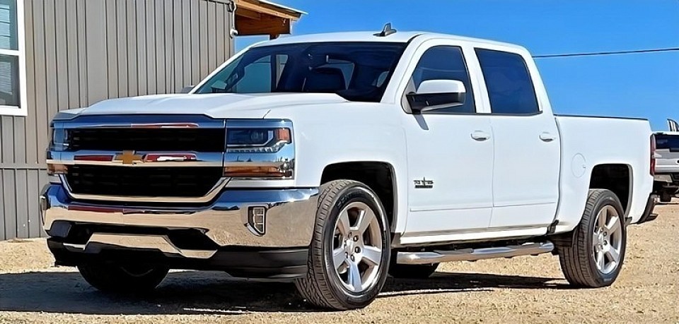 2018 Chevrolet Silverado 1500 2WD LT w/1LT Crew Cab