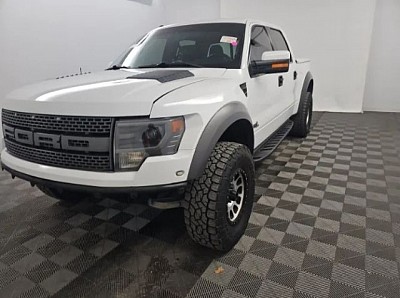 2013 Ford F-150 4WD SVT Raptor Super Crew